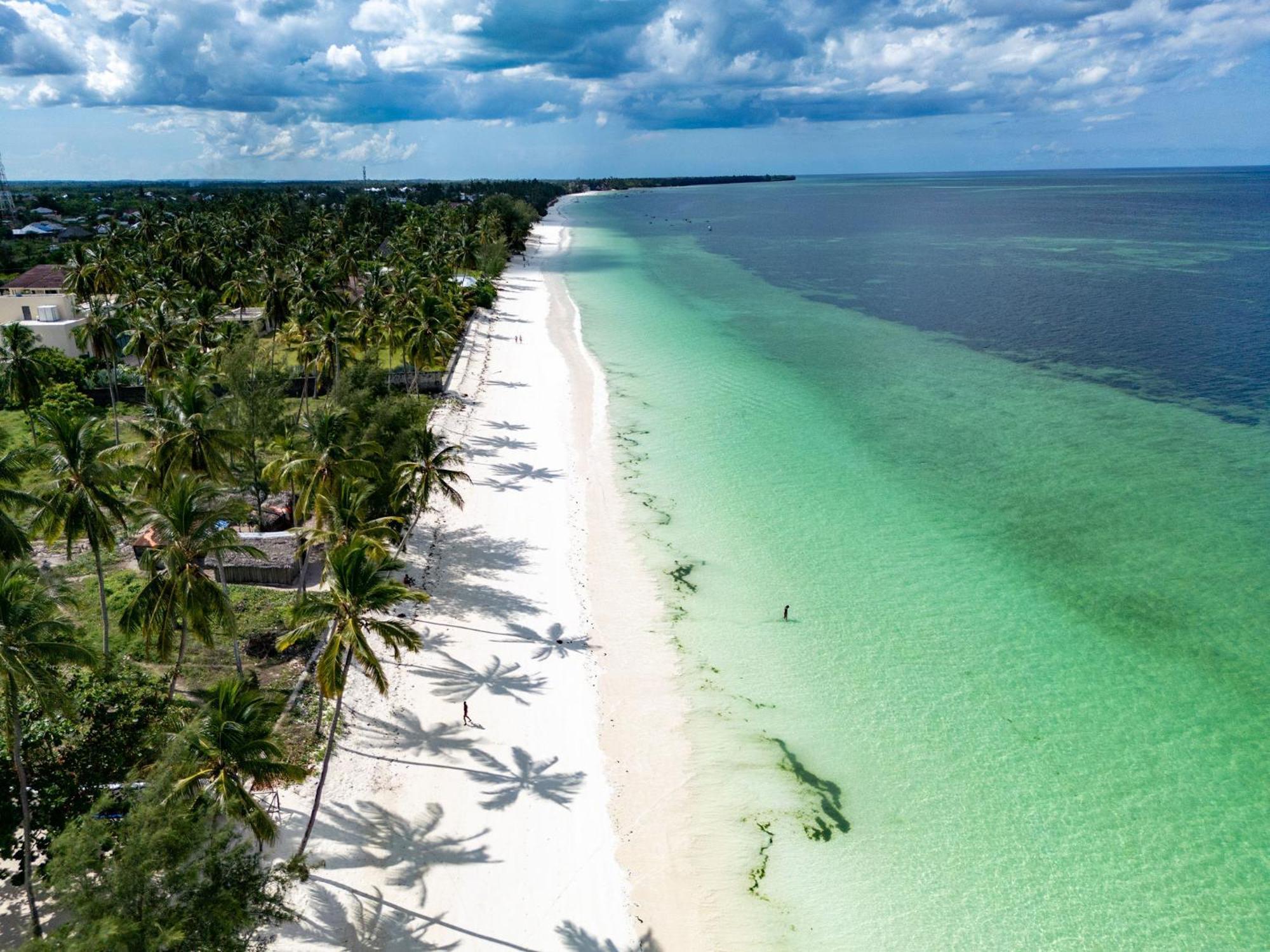 Manolo Beach Resort اوروا المظهر الخارجي الصورة