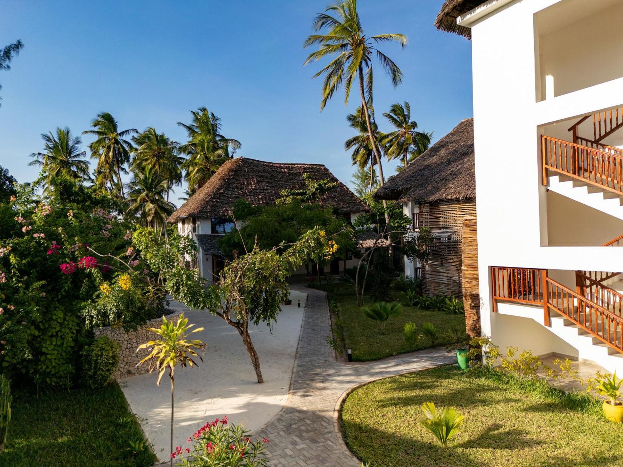 Manolo Beach Resort اوروا المظهر الخارجي الصورة