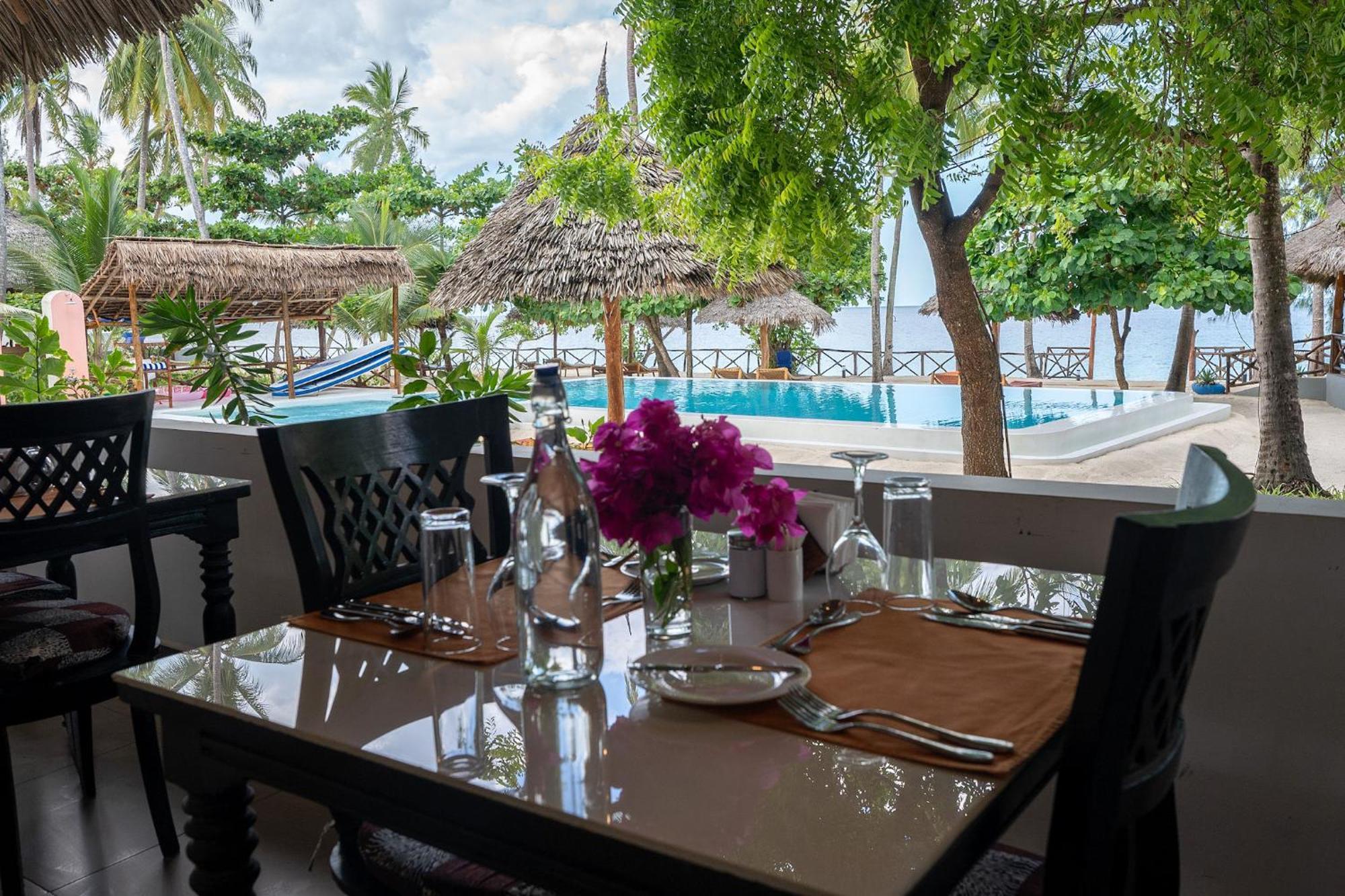 Manolo Beach Resort اوروا المظهر الخارجي الصورة