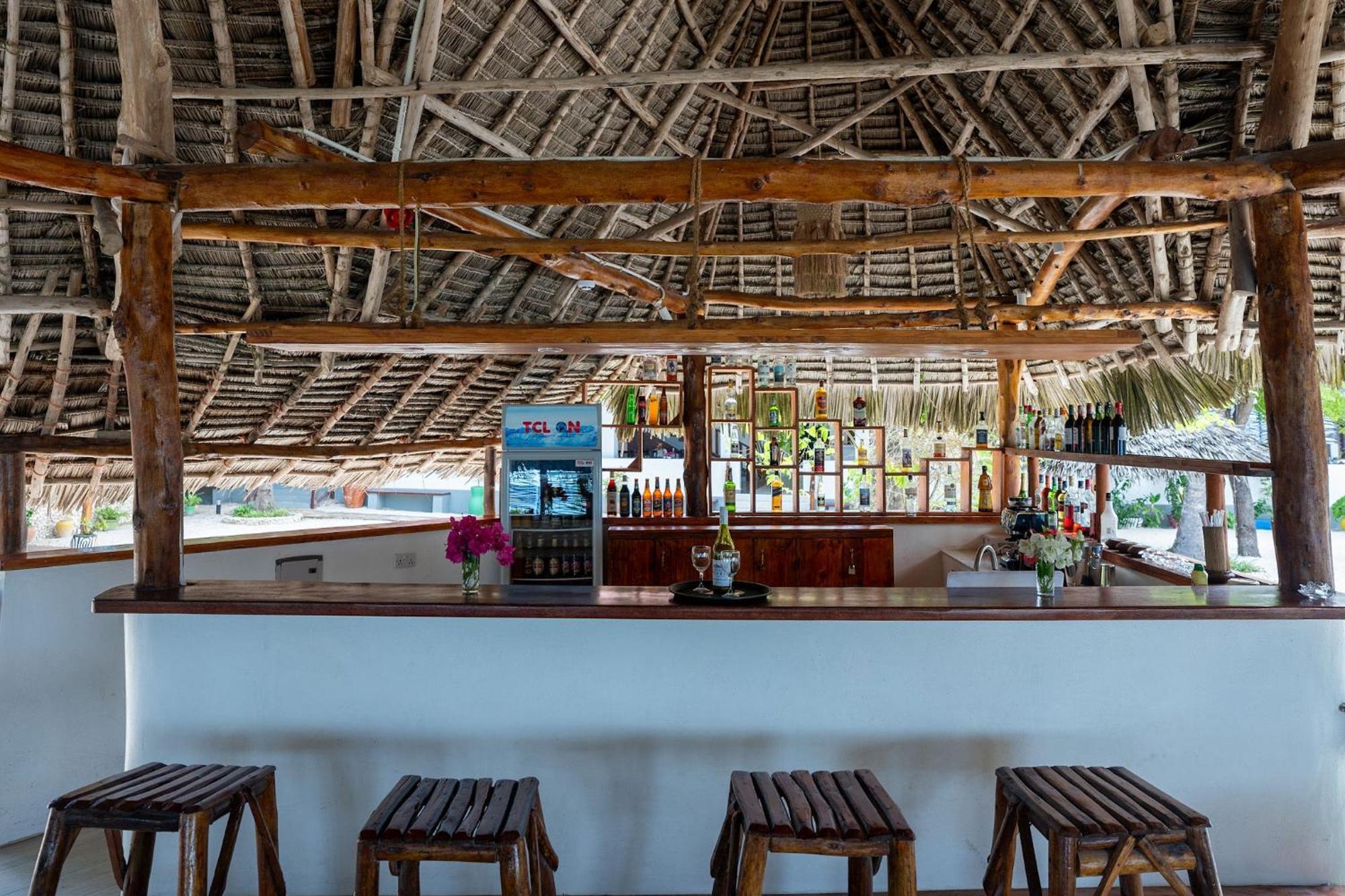 Manolo Beach Resort اوروا المظهر الخارجي الصورة