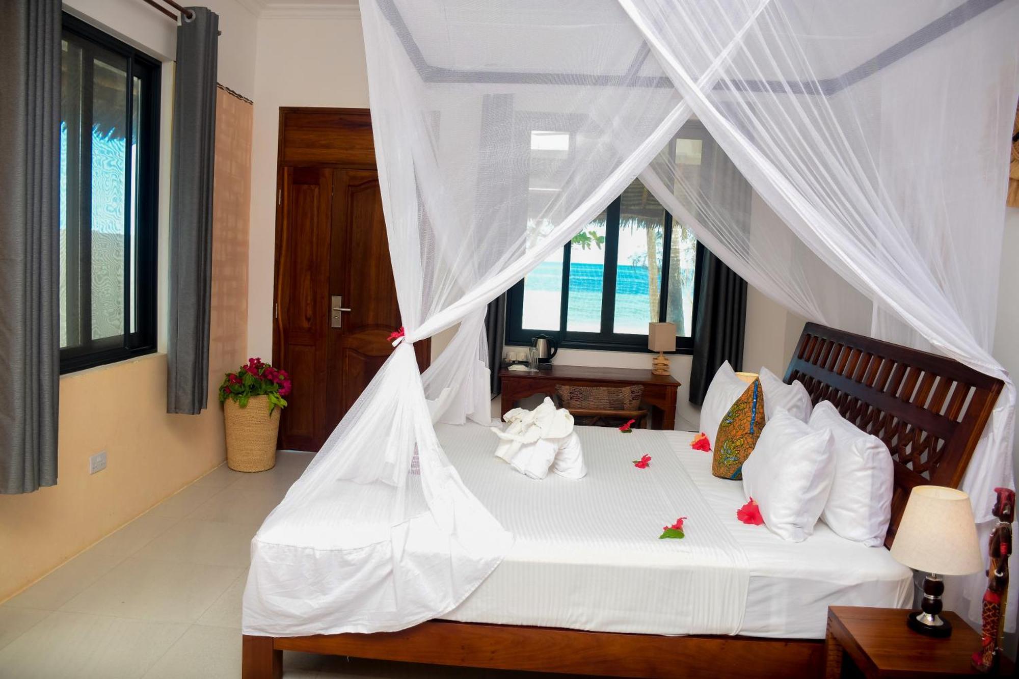 Manolo Beach Resort اوروا المظهر الخارجي الصورة