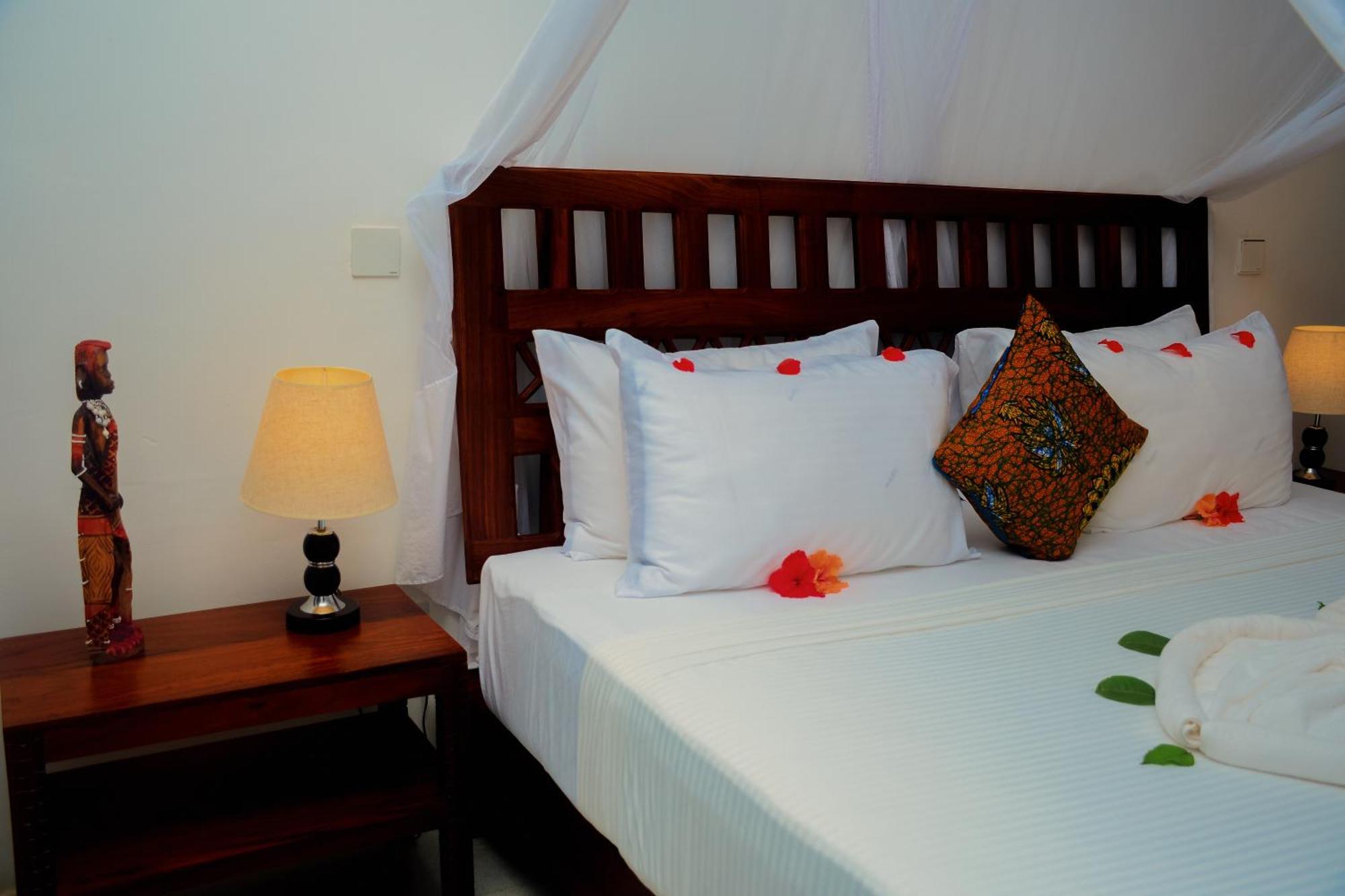 Manolo Beach Resort اوروا المظهر الخارجي الصورة