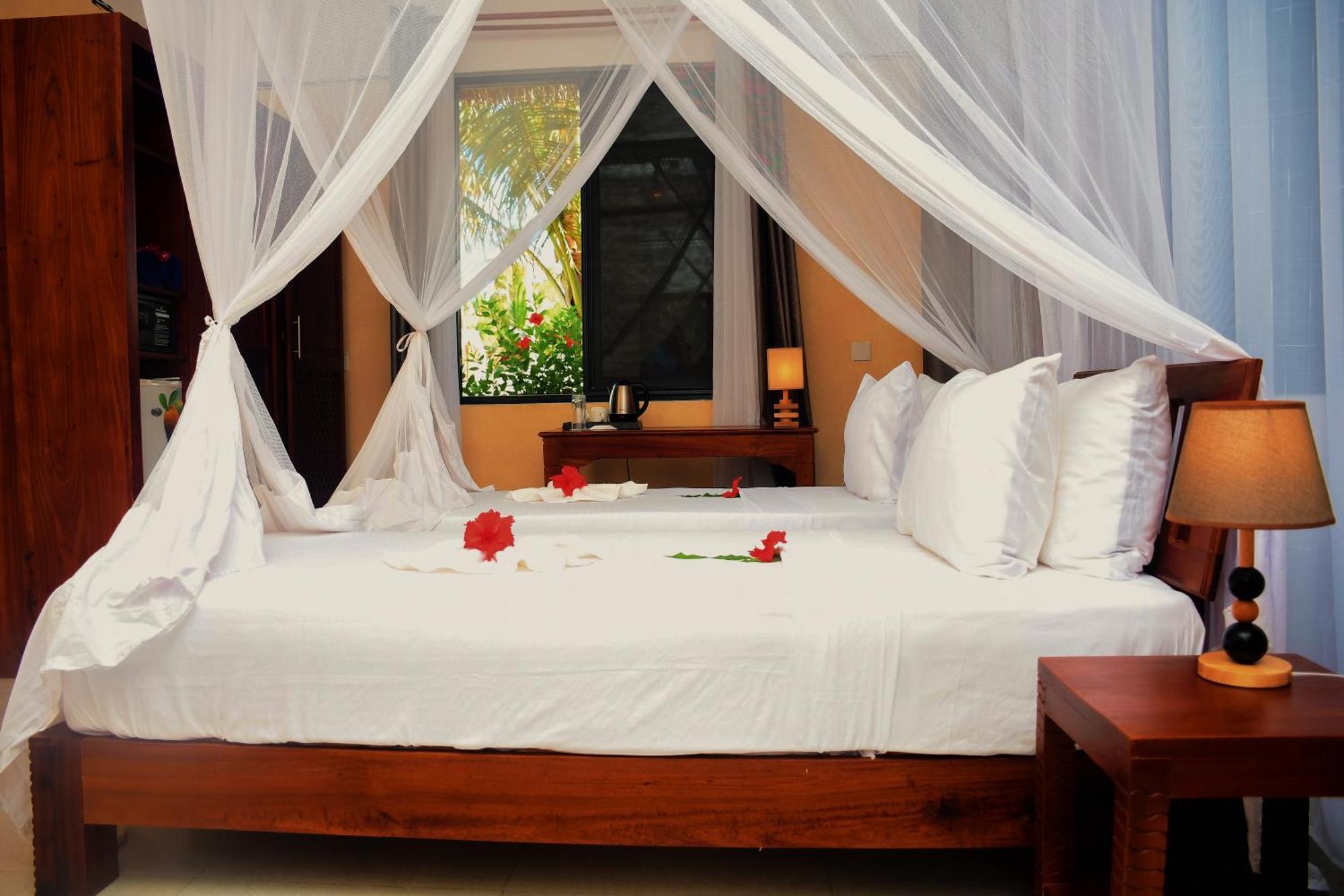 Manolo Beach Resort اوروا المظهر الخارجي الصورة